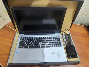 ASUS X556U игровой ноутбук