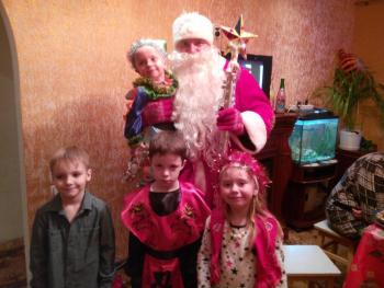 Дед Мороз и Снегурочка уже в Луганске!